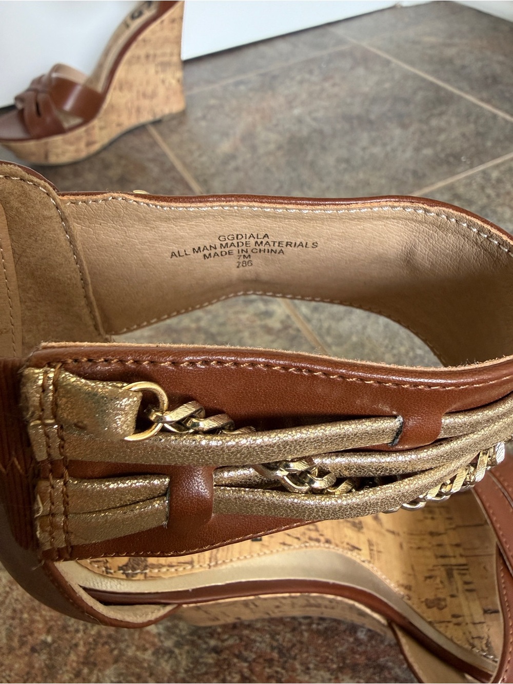 G by Guess Diala Leather Platform Sandals with Gold Chain Accent - Picture 6 of 9